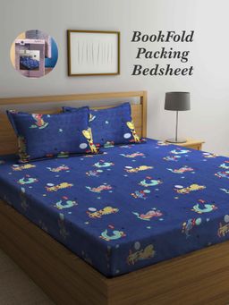 ARRABI - Blue Cartoon Cotton Blend Book Fold Bedsheet With 2 Pillow Covers (King)