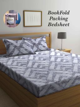 ARRABI - Grey Graphic Cotton Blend Book Fold Bedsheet With 2 Pillow Covers (Super King)