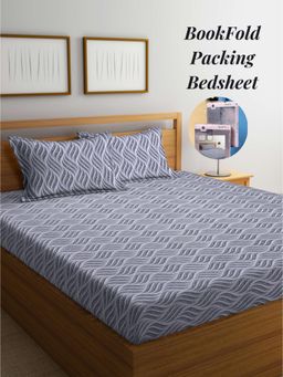 ARRABI - Grey Graphic Cotton Blend Book Fold Bedsheet With 2 Pillow Covers (King)