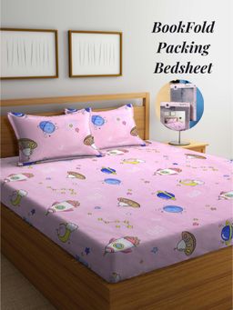 ARRABI - Pink Cartoon Cotton Blend Book Fold Bedsheet With 2 Pillow Covers (King)