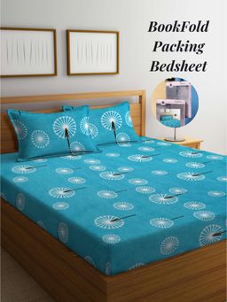 ARRABI - Blue Indian Cotton Blend Book Fold Bedsheet With 2 Pillow Covers (Super King)