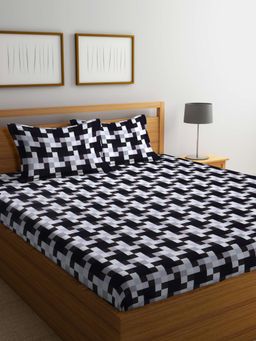 ARRABI - Black Graphic Cotton Blend Bedsheet With 2 Pillow Covers (King)