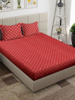 ARRABI - Red Floral Handwoven Cotton Super Bedsheet With 2 Pillow Covers (Super King)