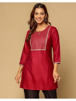 Fabindia - Maroon Viscose Keyhole Neck Embroidered Kurti