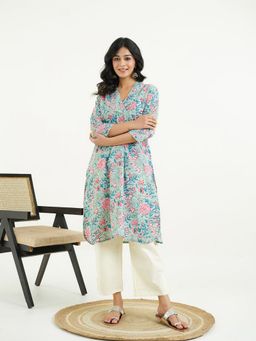 GOODHAND - Women Green V-Neck Three Fourth Sleeves Kurta