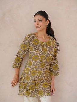 GOODHAND - Women Green Round Neck Three Fourth Sleeves Kurti
