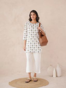 GOODHAND - Women White Round Neck Three Fourth Sleeves Kurti