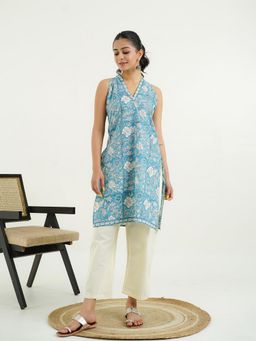 GOODHAND - Women Blue V-Neck Sleeveless Kurti