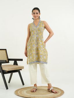 GOODHAND - Women Mustard V-Neck Sleeveless Kurta