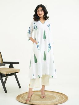 GOODHAND - Women White Round Neck Three Fourth Sleeves Kurta
