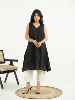 GOODHAND - Women Black V-Neck Sleeveless Kurta