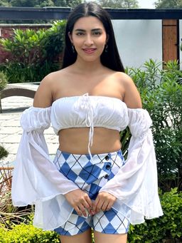 Tandul - Women Solid White Georgette Crop Top