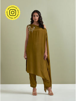 Priya Chaudhary - Olive Embroidered Crepe Kurta
