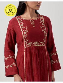 Priya Chaudhary - Maroon Embroidered Kurta