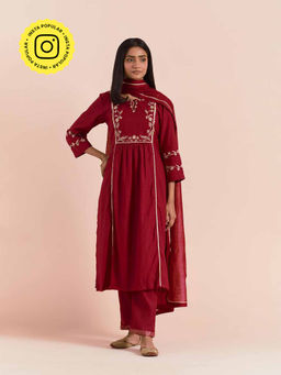 Priya Chaudhary - Women's Silk Chanderi Embroidered Kurta with Pant and Dupatta (Set of 3)