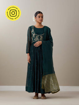 Priya Chaudhary - Green Kurtas Green Jacket Kurta with Pant and Dupatta (Set of 4)