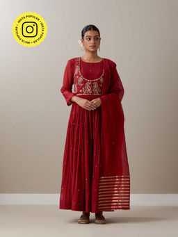 Priya Chaudhary - Red Kurtas Red Jacket Kurta with Pant and Dupatta (Set of 4)