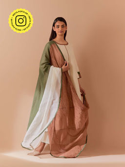 Priya Chaudhary - White Soft Chanderi Kurta with Pant and Dupatta (Set of 3)
