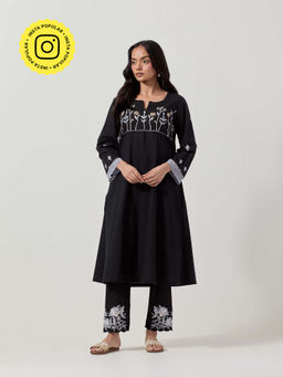 Priya Chaudhary - Black Kurta With Pant (Set of 2)