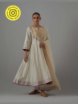Priya Chaudhary - Women'S White Chanderi Anarkali Kurta with Pant and Dupatta