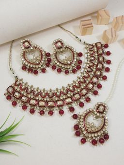 I Jewels - Maroon Gold Plated Traditional Kundan Pearl Chocker with Earrings & Maangtikka (K7297M)