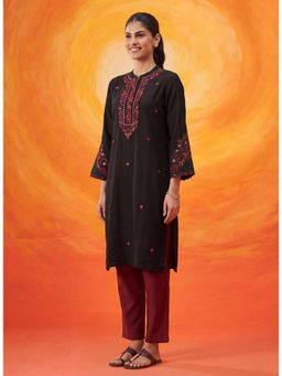 Lakshita - Black Embroidered Straight Kurta