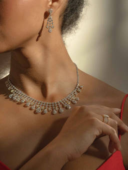 PRATA - Glow Getter White Necklace With Earrings