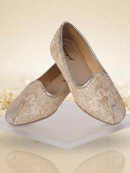 BOYZ N GALZ - Boys Cream Shimmer Festive Slip-On Mojari
