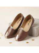 Brown color option, Currently selected