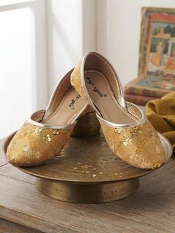 BOYZ N GALZ - Girls Gold Floral Embroidered Ethnic Jutti