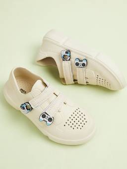 max - Boys Captain America Perforated Sneakers