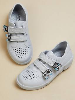 max - Boys Captain America Perforated Sneakers