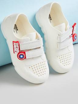 max - Boys Captain America Perforated Sneakers