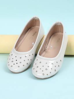 max - Girls Laser-Cut Detailed Ballerinas