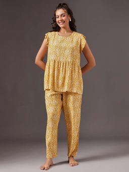 Clovia - Rayon Paisley Print Feeding Top And Pyjama In Light Yellow (Set of 2)
