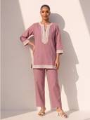 Pink color option, Currently selected