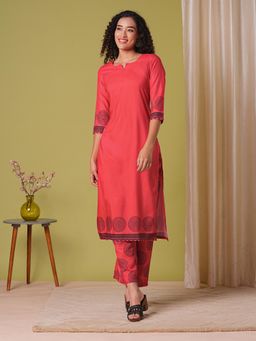 Gahan - Womens Red Rayon Blend Straight Solid Kurta with Pant (Set of 2)