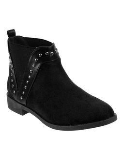 Mochi - Black Boots