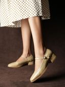 Beige color option, Currently selected