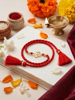 Zavya - 925 Sterling Silver Gold Plated Om Rakhi for Brother Gold