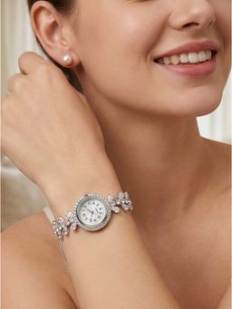 NUI - White Silver Plated Jewellery Set