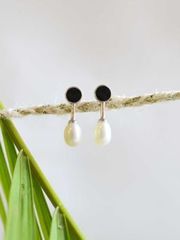 METALM - Black Onyex Gemstone Pearl Drop Earrings In 925 Silver