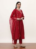 Red color option, Sold out, Currently selected