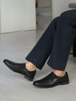 Carlton London - Black Slip On Round Toe Men Loafers