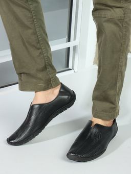 Carlton London - Black Slip On Men Loafers
