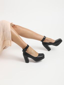 Truffle Collection - Black Solid Block Heeled Pumps