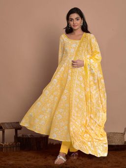 Gahan - Womens Yellow Floral Printed Anarkali Kurta and Pant with Dupatta