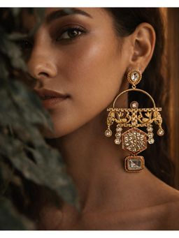 Qunic - Rajvya Heritage Drops White Earrings