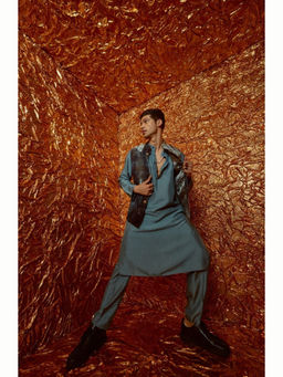 Nirmooha - Grey Kurta and Pant with Bandi