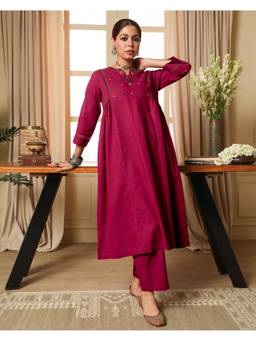 Rangsutra - Pink Kaanch Round-Neck Pacca Hand Embroidery Cotton Kurta
